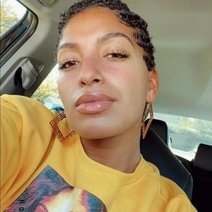 Meet your Posher, Jasmine